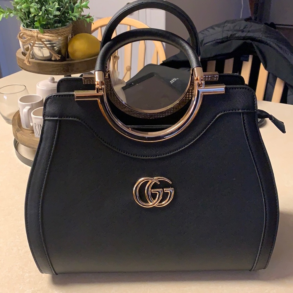 Non authentic brand new Gucci bag and wallet